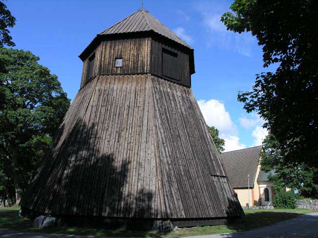 Ösmo kyrka, klockstapel