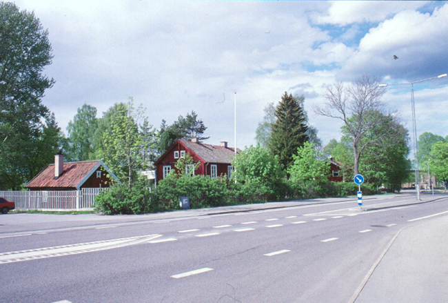Tingshuset i Västerhaningen på håll.