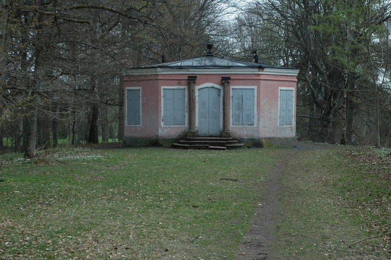 Lusthuset från 1790 i Villa Giacominas park.