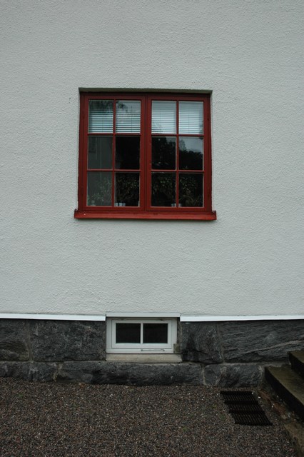 Västergärdet nr 4, Olidan 7:3, fönstren på samtliga hus är ursprungliga småspröjsade tvåluftsfönster.