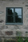 Stenhuset, fönster mot NV (mindre än på fassaden mot SO).