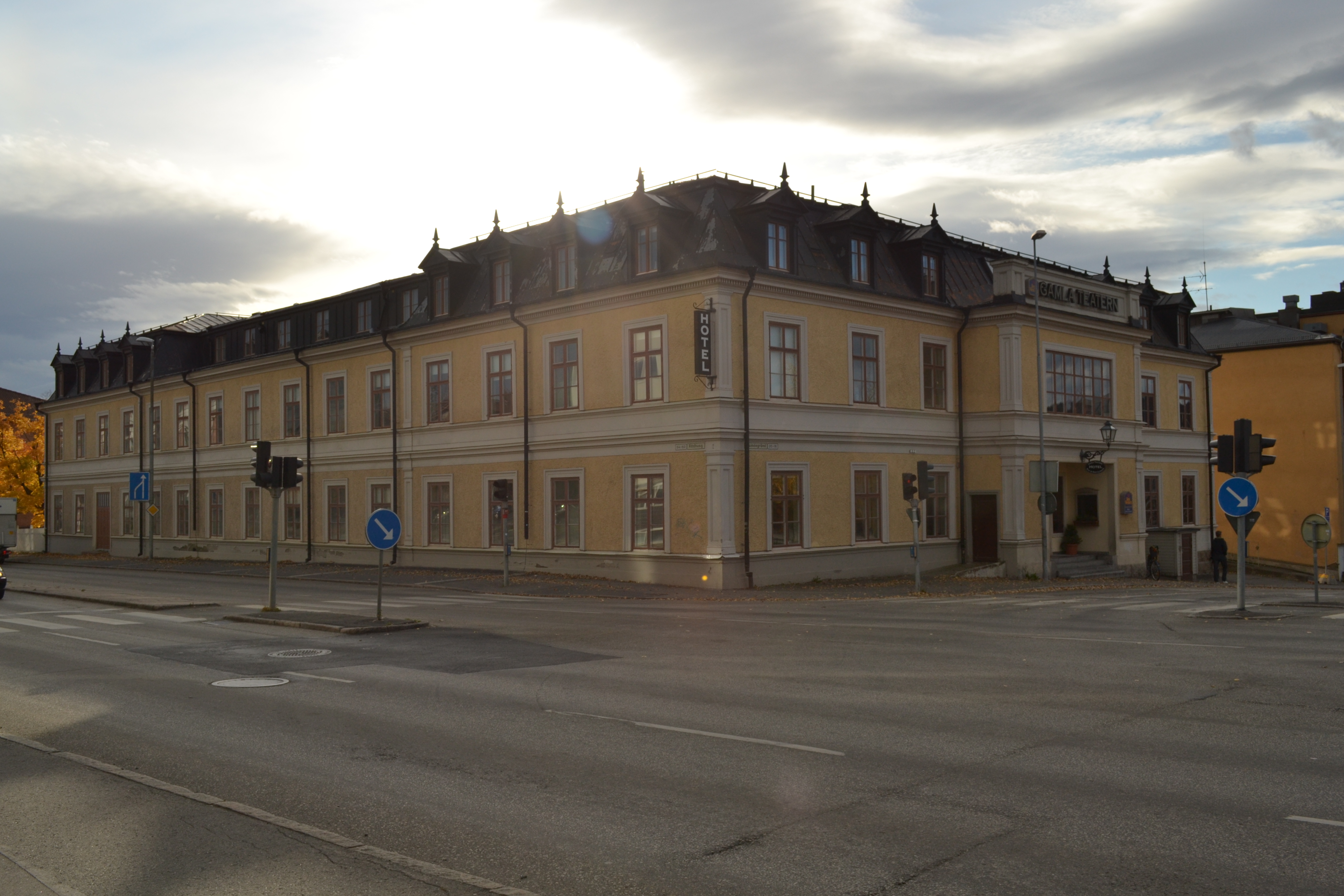 Logen 3 - Gamla teatern/Godtemplarlogen. Fasader mot Rådhusgatan/Thoméegränd. 