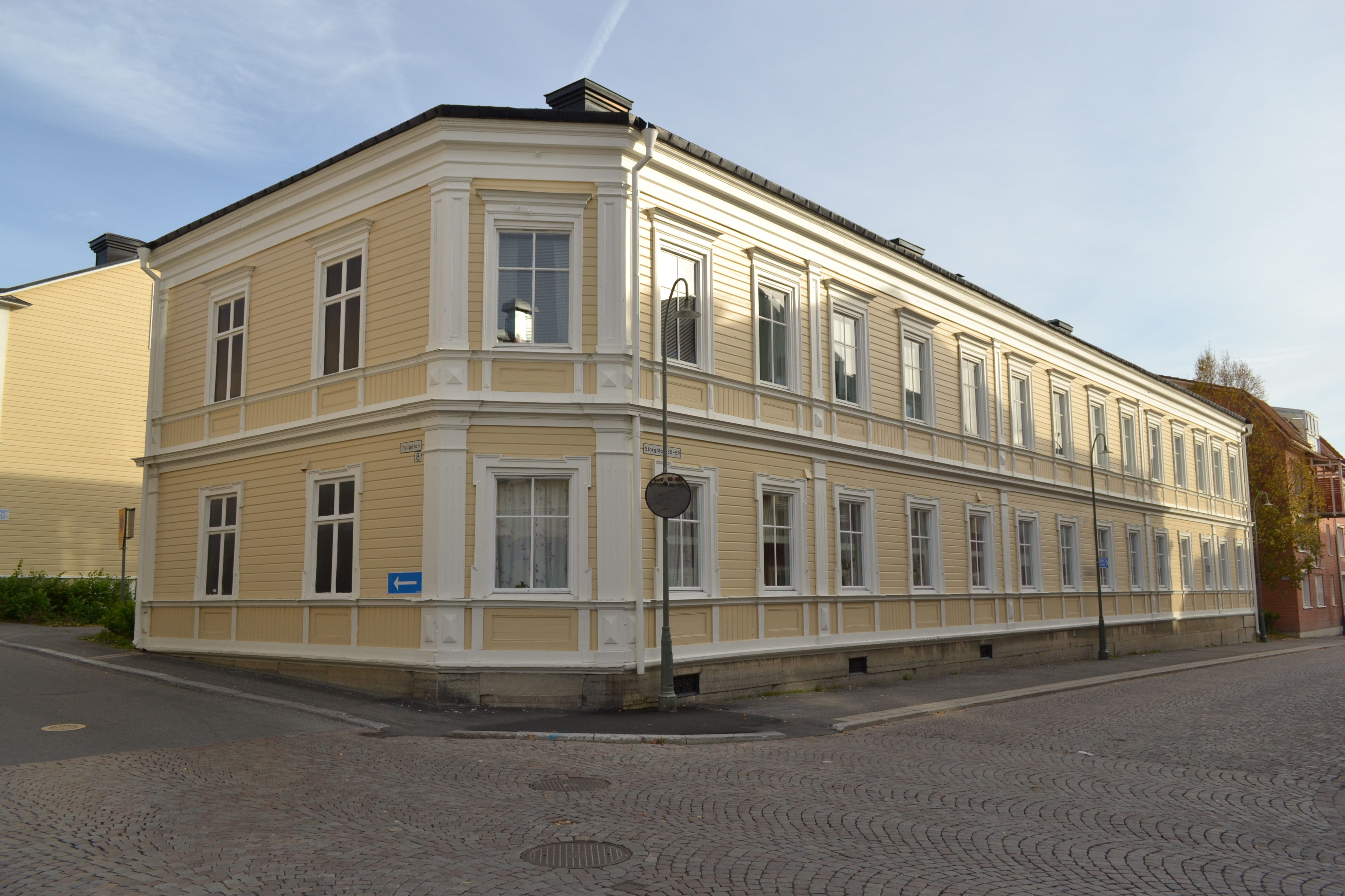 1800-talshus längs Storgatan.