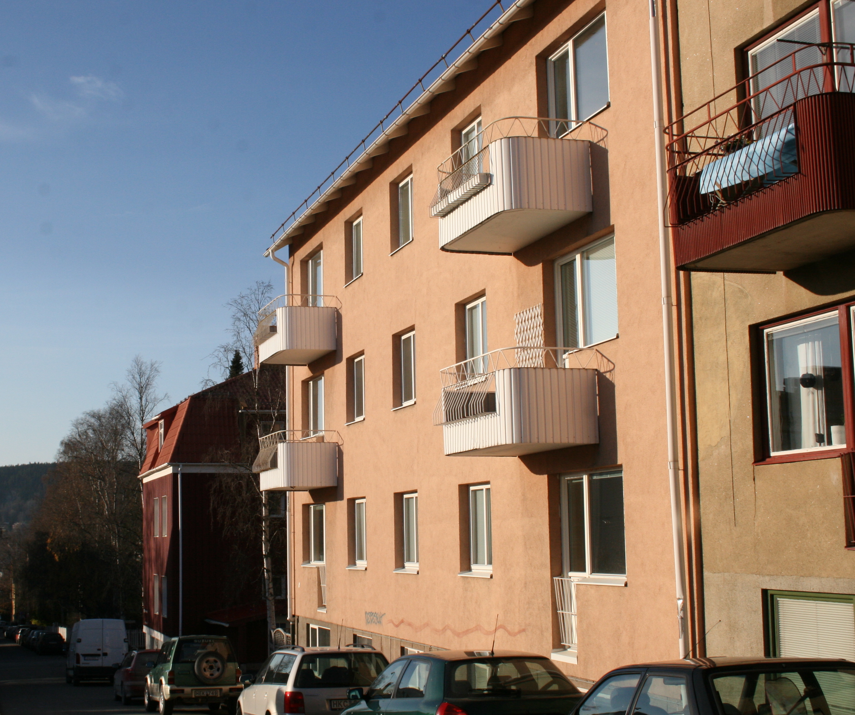 Träffen 5, hus 1. Fasad mot Brogränd.