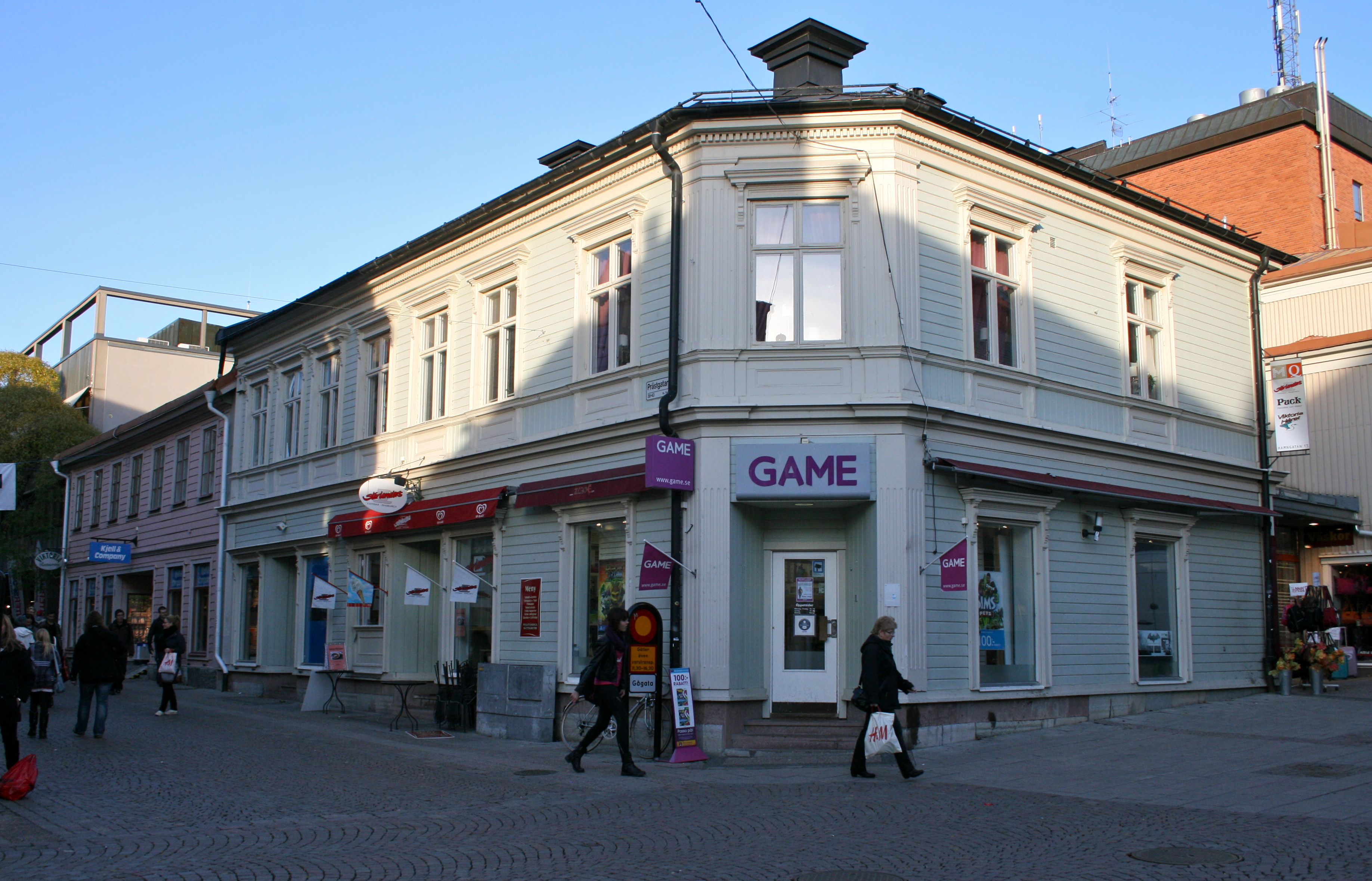 Postiljonen 9, hus 5. Fasader mot Prästgatan/Hamngatan.