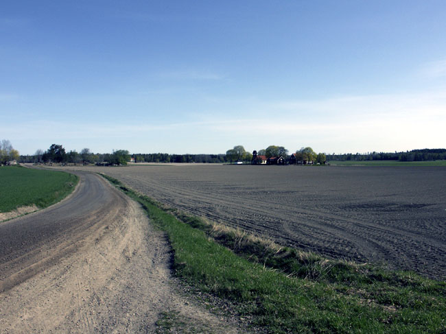 Kyrkomiljön på Råby-Rekarneslätten