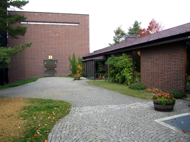 Sankt Petri kyrka, exteriör, kyrkplats, kyrka och församlingshus