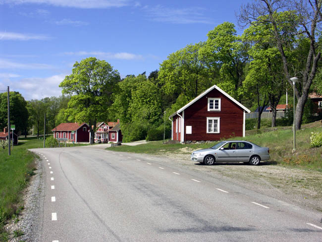 Sundby kyrka, kyrkomiljö, fattigstuga, skola