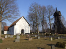 Lids kyrka, kyrkoanläggningen sedd från väster