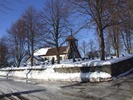 Råby-Rönö kyrkoanläggning från sydost
