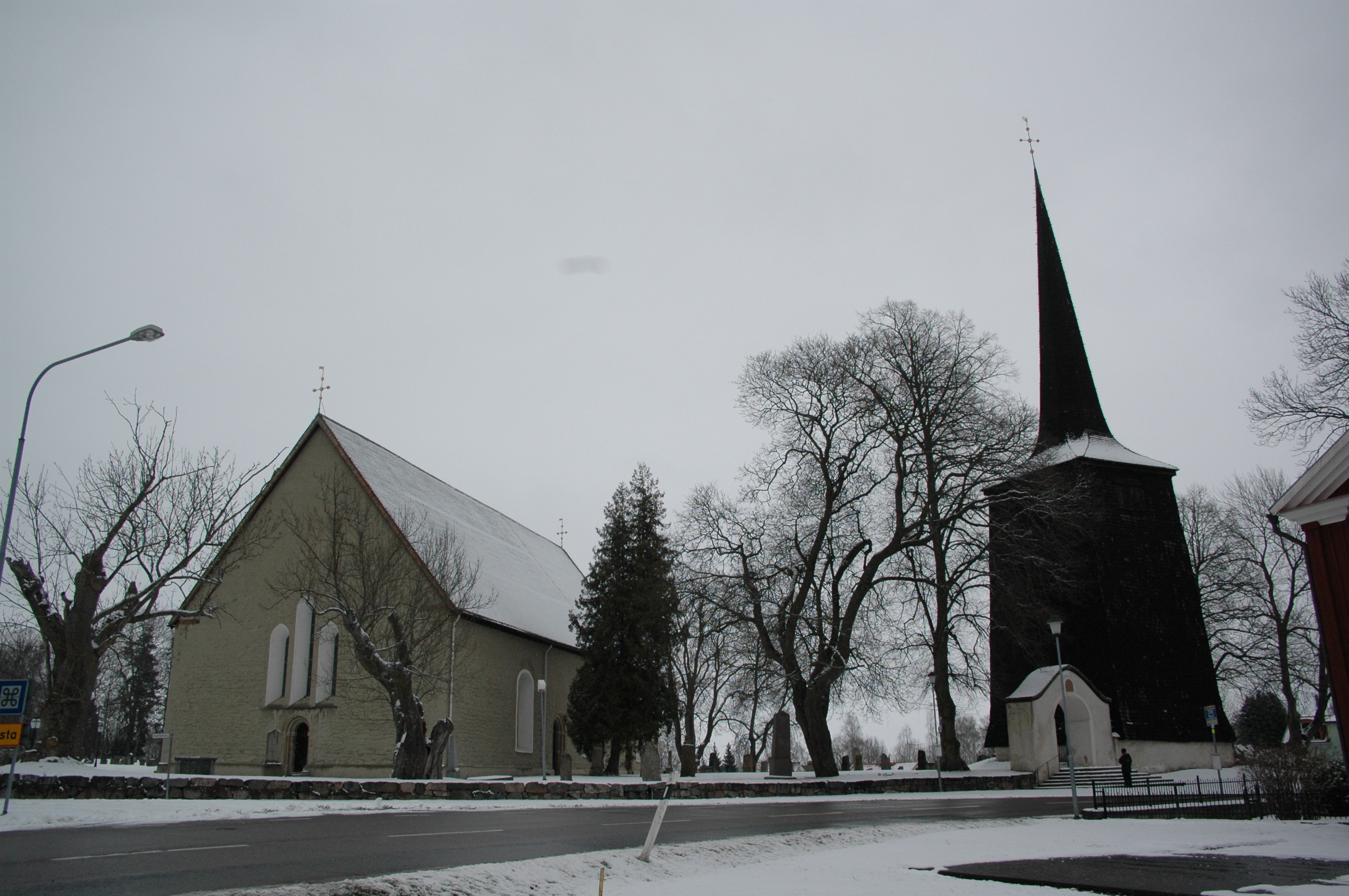 Sköllersta kyrka, kyrkan från sydväst
