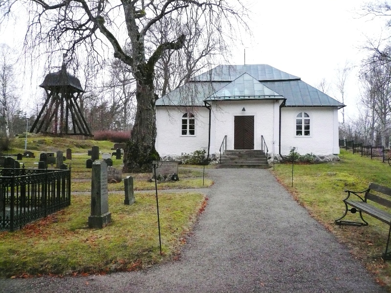 Torö kyrka, södra sidan och vapenhuset