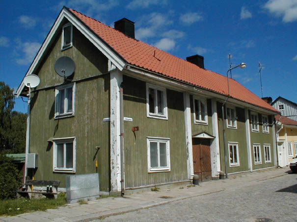Åldermannen 1 husnr 1, bilden visar byggnadens fasad mot Storgatan.