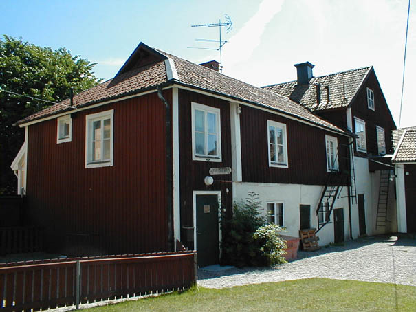Sankt Olof 1 husnr 2 A, bilden är tagen från anläggningens gårdsplan.