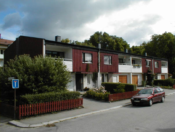 Svante Sture 1-4, anläggningen består av en radhuslänga.