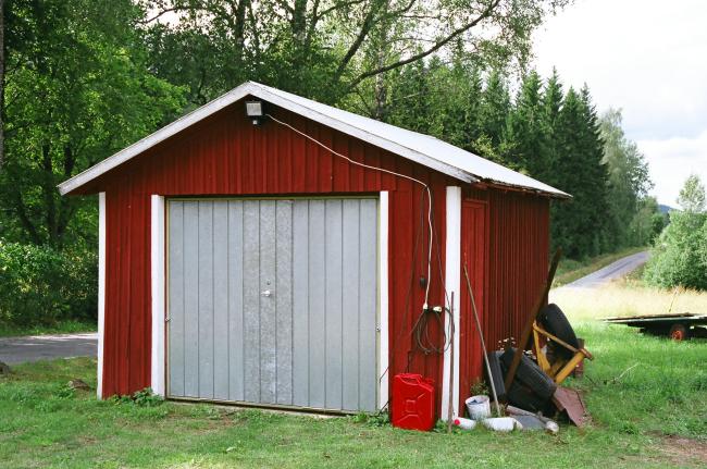 Garaget. Bilden tagen från sydöst