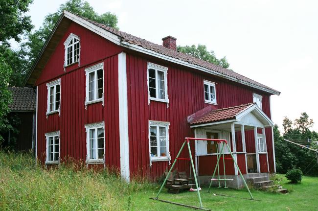 Gårdens Dalslansstuga. Bilden tagen från nordväst. 