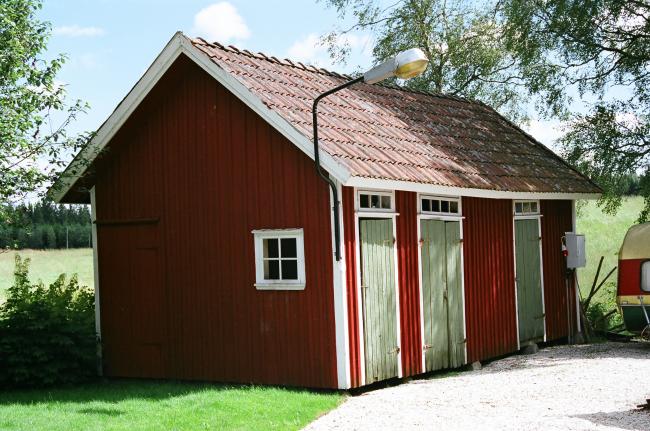 Redskapsboden. Bilden tagen från nordväst.