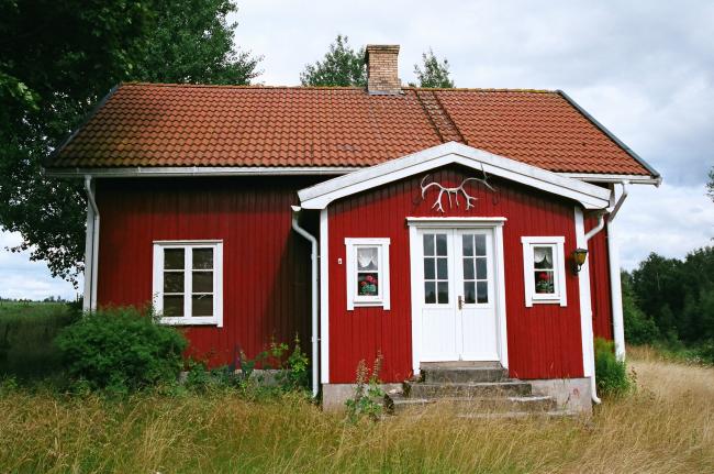 Gamla skolbyggnaden i Hästhagen. Bilden tagen från väst.