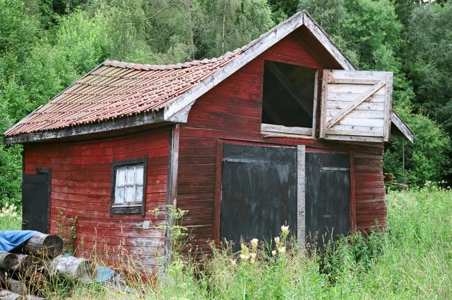 Traktorgaraget. Bilden tagen från söder. 