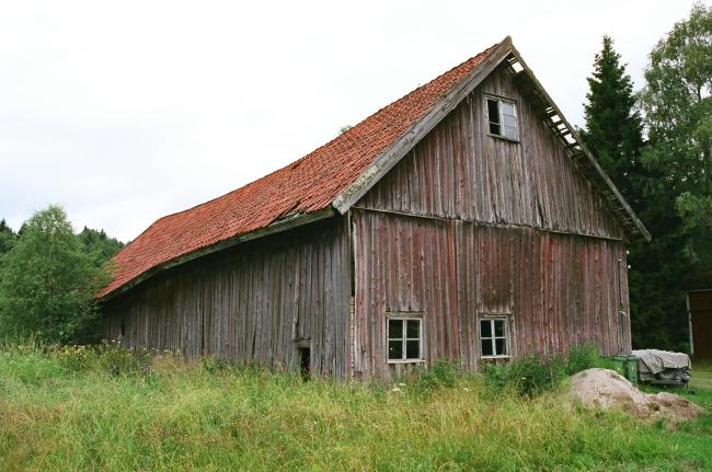 Ladugården. Bilden tagen från sydöst.