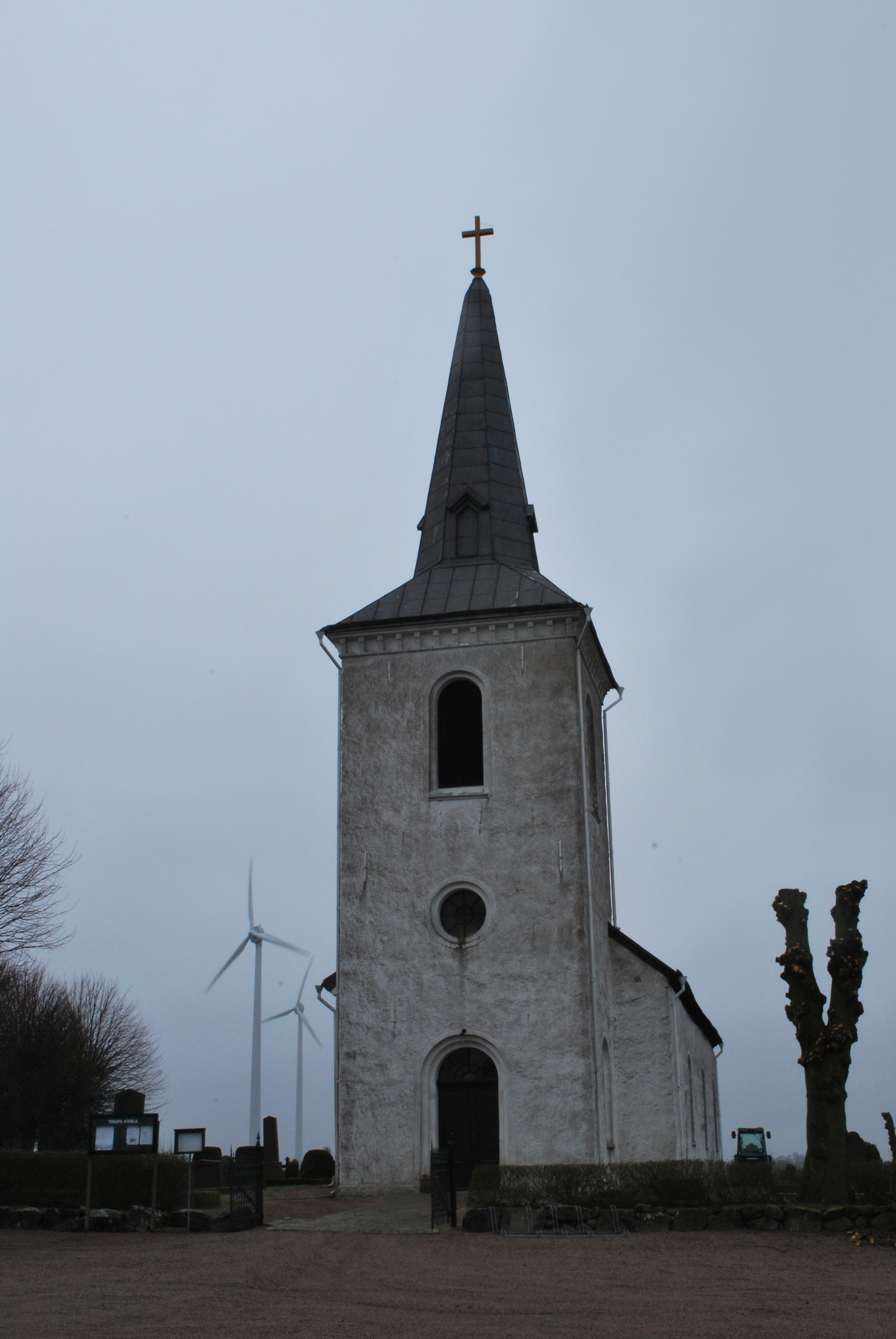 Tirups kyrka, ...