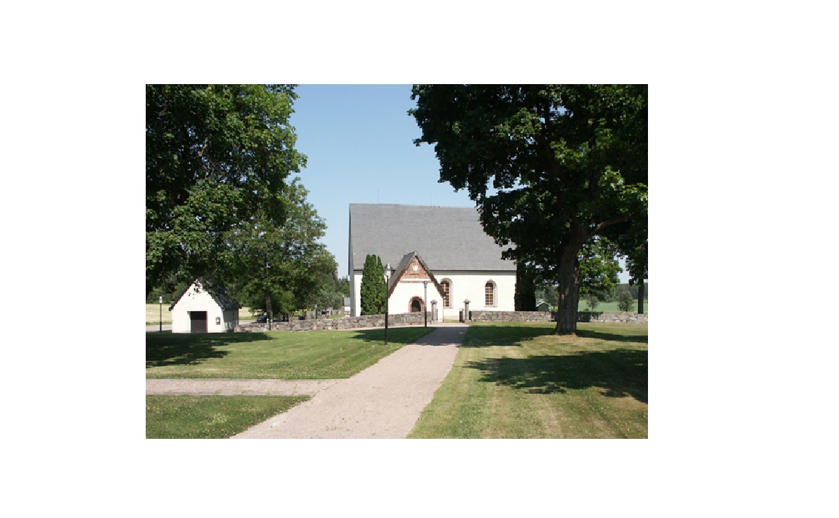 Ekeby kyrka från söder. Till vänster ses bårhuset. Södra kyrkogårdsmuren byggdes så sent som 1970. 
Kyrkan har helt och hållet bevarat sin senmedeltida form. 

