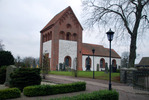 Norra Skrävlinge kyrka från sydväst