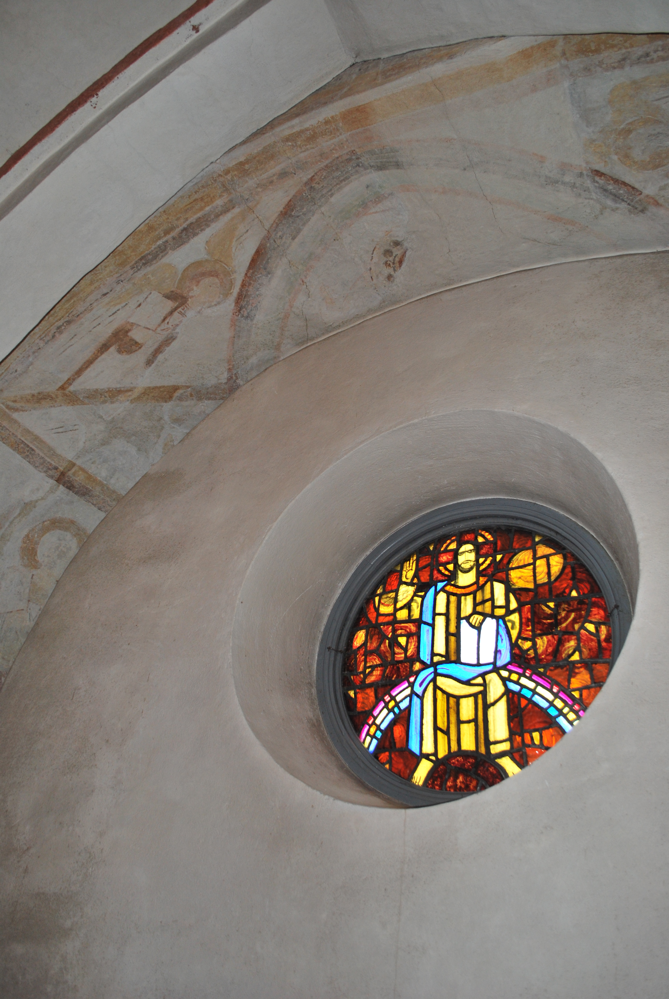 Ottarps kyrka, korfönster och kalkmåleri