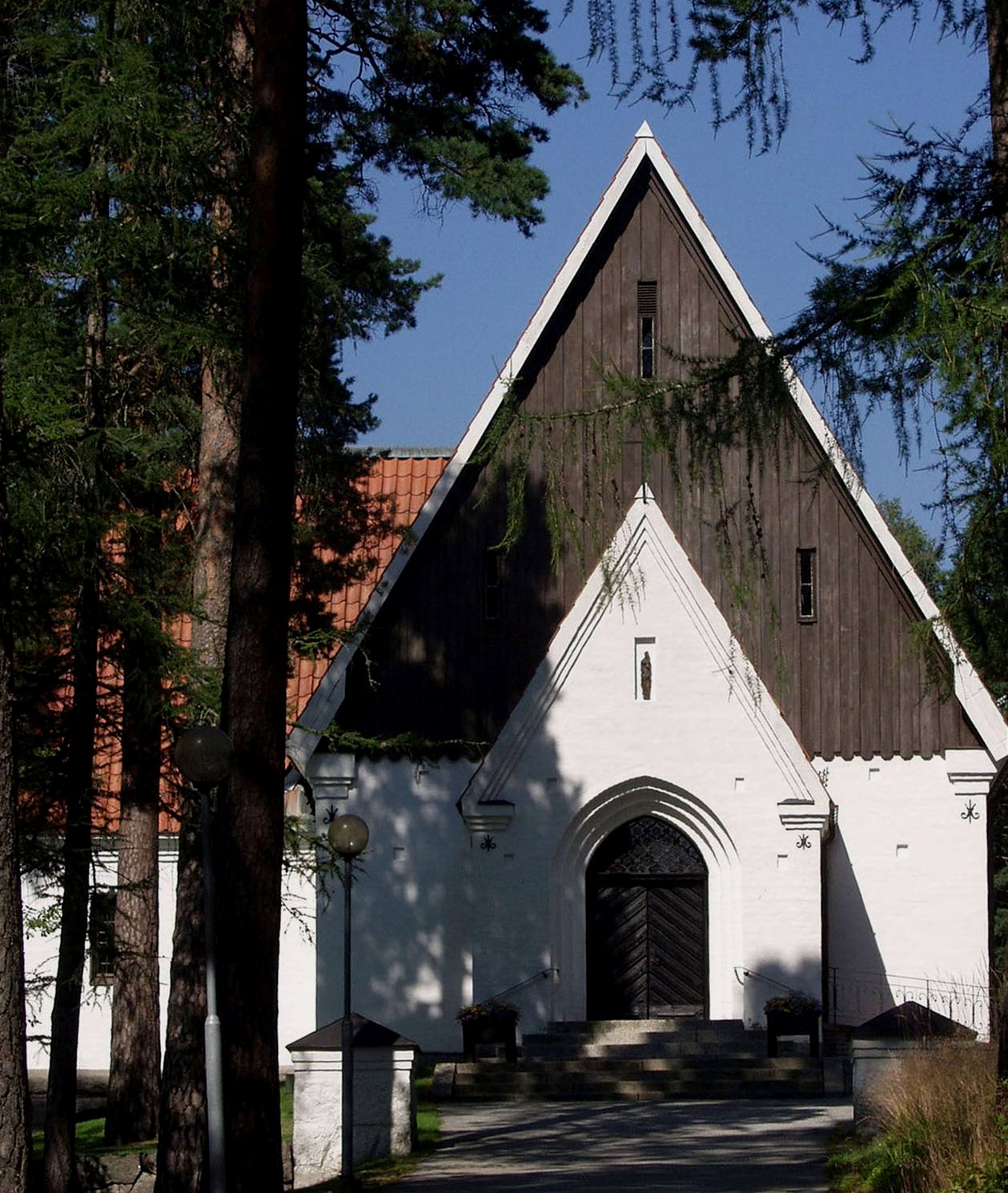 Virsbo Kyrka, exteriört, entré. 