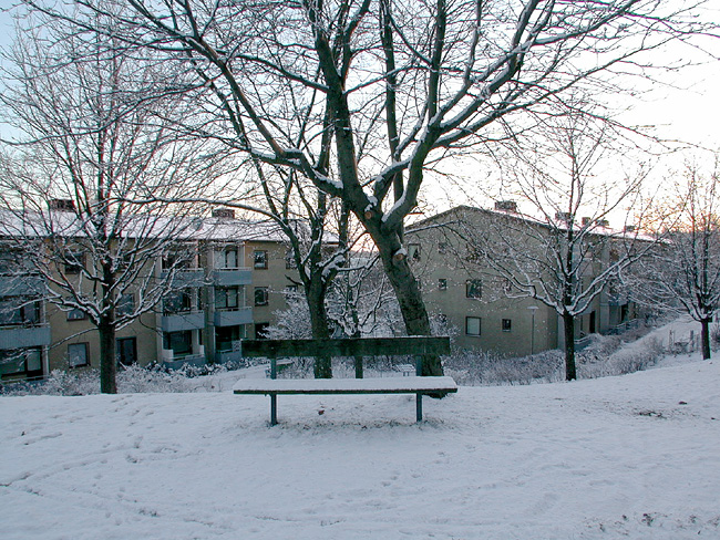 SAK01227 Stockholm, Sätra, Hjälmsätra 3, Eksätravägen 430-464 Bogsätravägen 1-11 Hjälmsätra är ett av de många fina lamellhusområdena i Sätra. 
 


