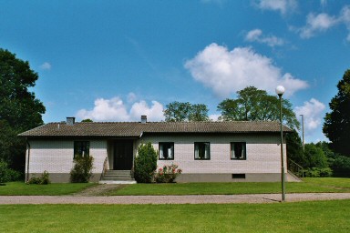 Församlingshemmet väster om Norra Lundby kyrka. Neg.nr 04/235:11.jpg