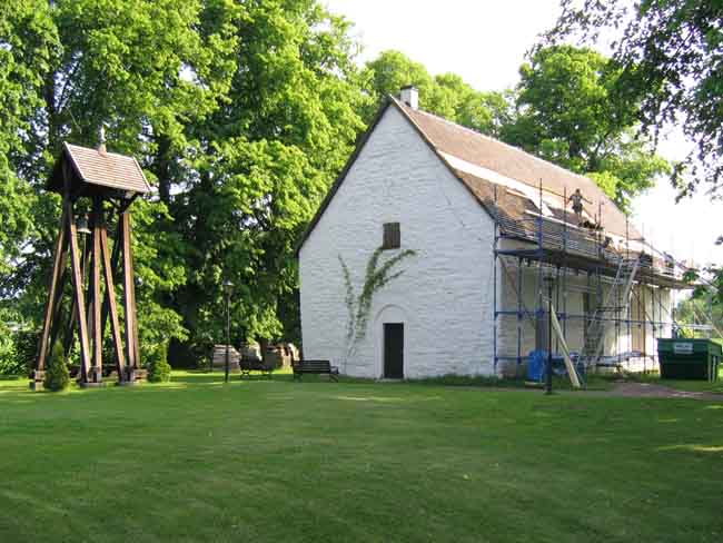 Hidinge gamla kyrka, västra gaveln