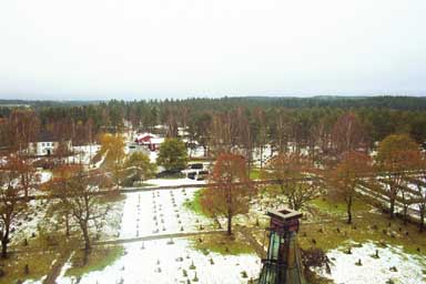 Tranemo kyrkogård sedd norrut från lanterninen.


