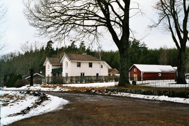 F.d. mejeri och affär vid Mofalla nya kyrkogård. Neg.nr. 03/226:01. JPG. 