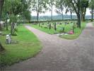 Kyrkogården med vid utblick över omgivande landskap