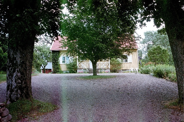 Vartofta-Åsaka kyrkomiljö fd prästgård söder om kyrkogården. Negnr 01/273:33a