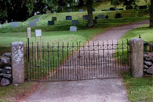 Vartofta-Åsaka kyrkogård smidesgrindar åt nordväst. Negnr 01/273:31a