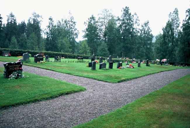 Södra Finnskoga kyrka, kyrkogården.