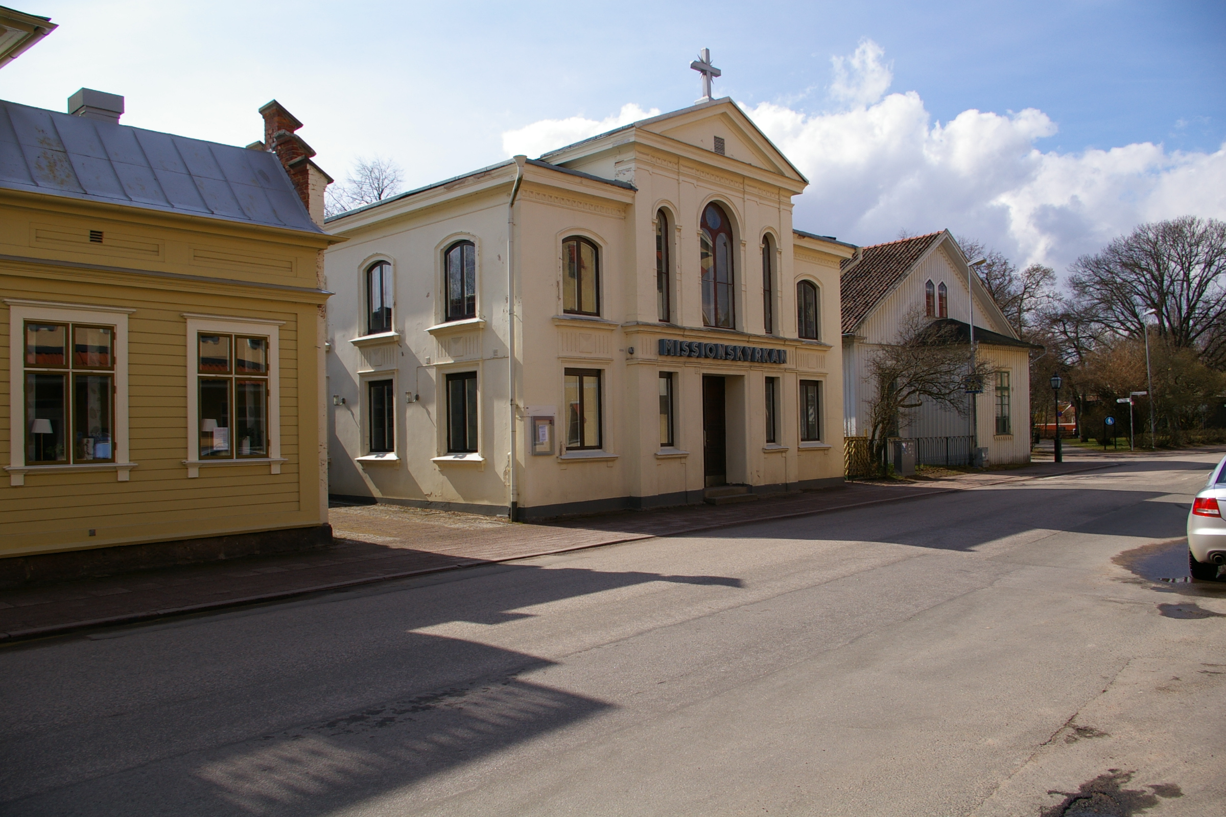 Missionskyrkan från nordost. I bakgrunden
ses Lutherska Missionshuset.