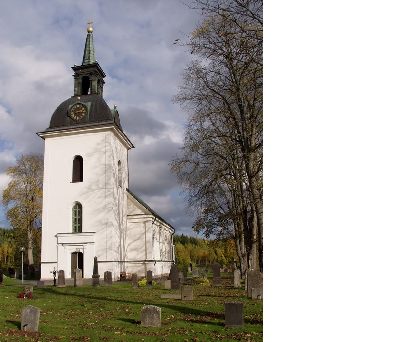 Västervåla Kyrka sedd från väster.
Kyrkans västtorn byggdes 1793-94, efter ritningar av byggmästare Eric Sjöström - Digitalfoto Rolf Hammarskiöld