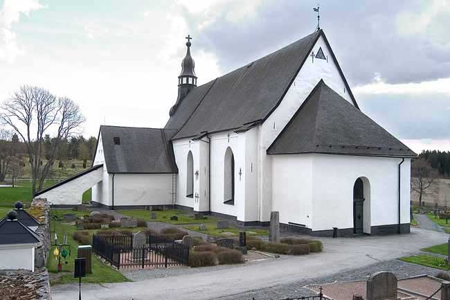 Österåkers kyrka från nordväst