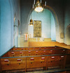 Essinge kyrka, kyrkorummet mot koret med predikstolen till vänster.

