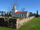 Kyrkogårdsmuren i öster. (KI Bredsätra kyrkog 002)
