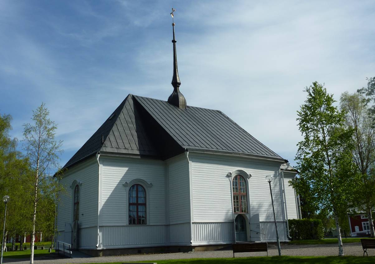 Nysätra kyrka är Västerbottens enda bevarade 1700-talskyrka och en av få från tidigt 1700-tal i stiftet. Det är också länets äldsta träkyrka. Särskilda karaktärsdrag är bl.a. korsformen (äldst i länet), det valmade taket över västra och östra korsarmarna, samt den snedställda sakristian. Panelen med sina dekorativa element från 1893 är mycket välbevarad. Plåttaket byttes 1986, men det har inte påtagligt förändrat karaktären.