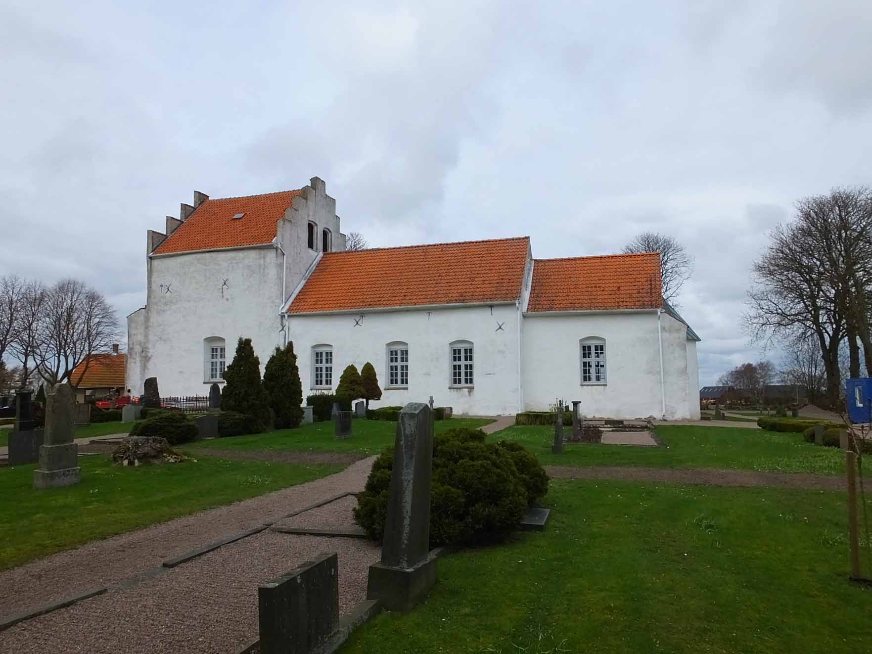 Hässlunda kyrka