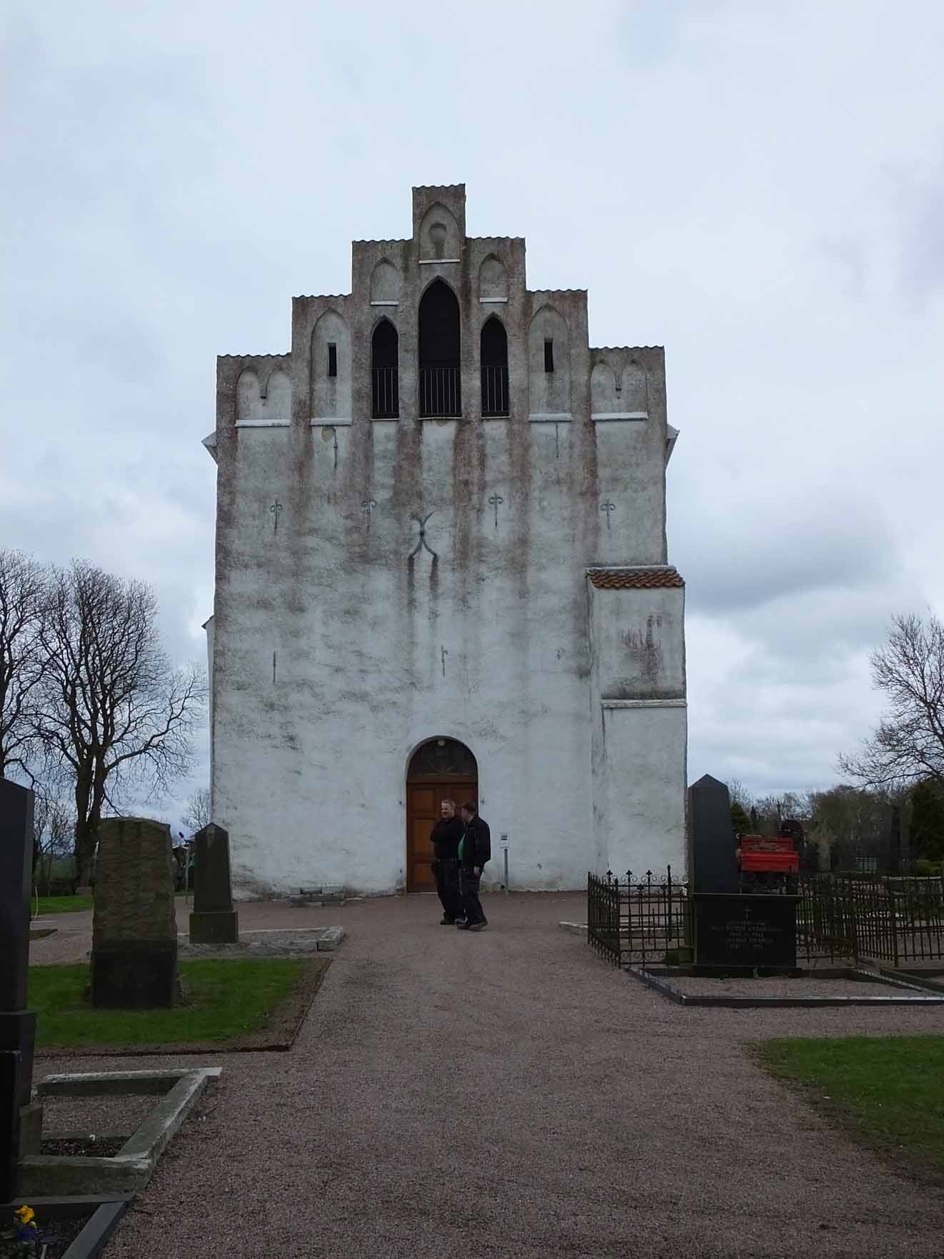 Hässlunda kyrka