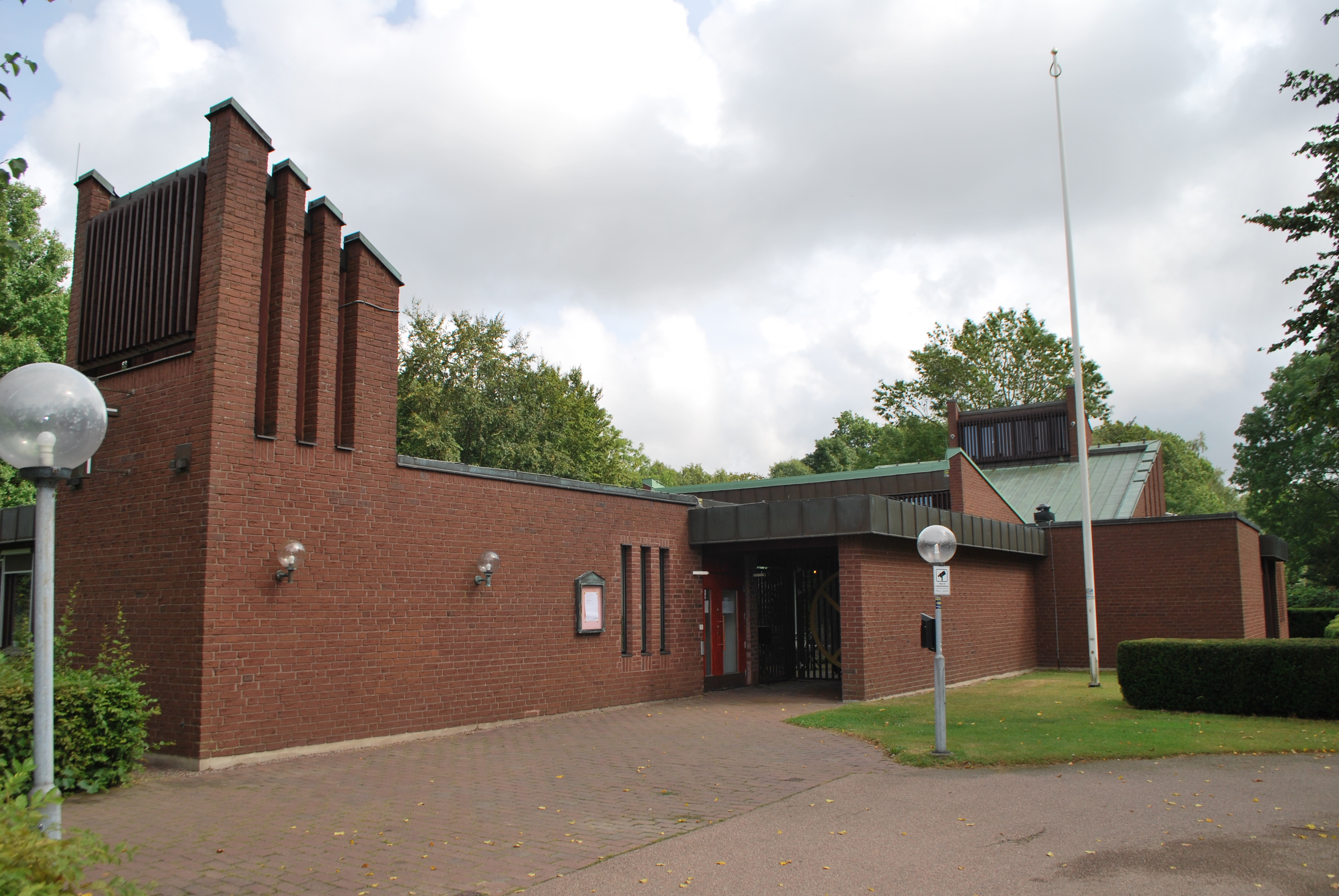 Adolfsbergs kyrka, Helsingborg, kyrkan mot sydväst