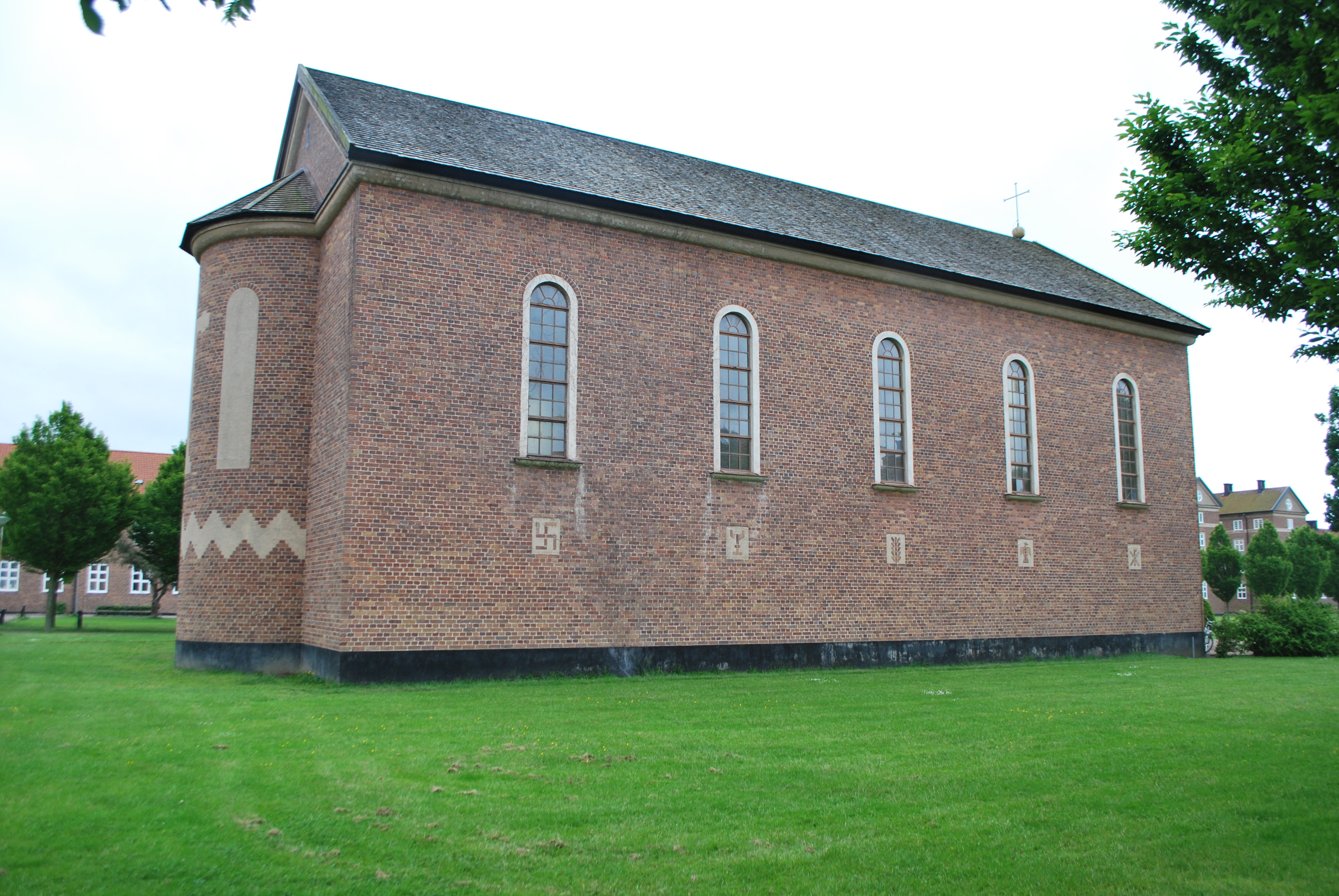 Sankt Andreas kyrka, Helsingborg, kyrkan mot väster