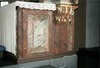Detalj av det målade altaret.